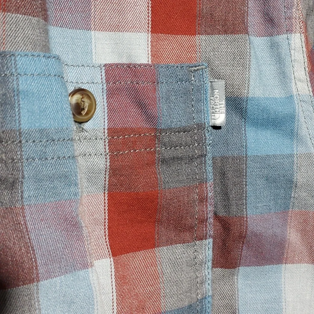 The North Face plaid long sleeve button-up‎ men's shirt size XL